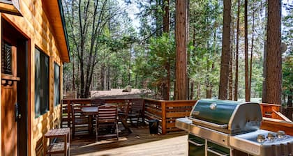 (2N) Big Pine Lodge at The Redwoods In Yosemite