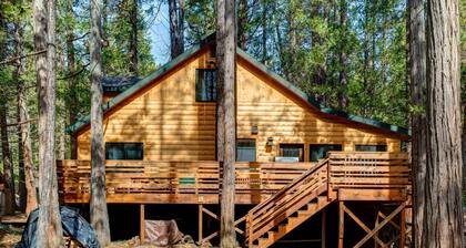 (2N) Big Pine Lodge at The Redwoods In Yosemite
