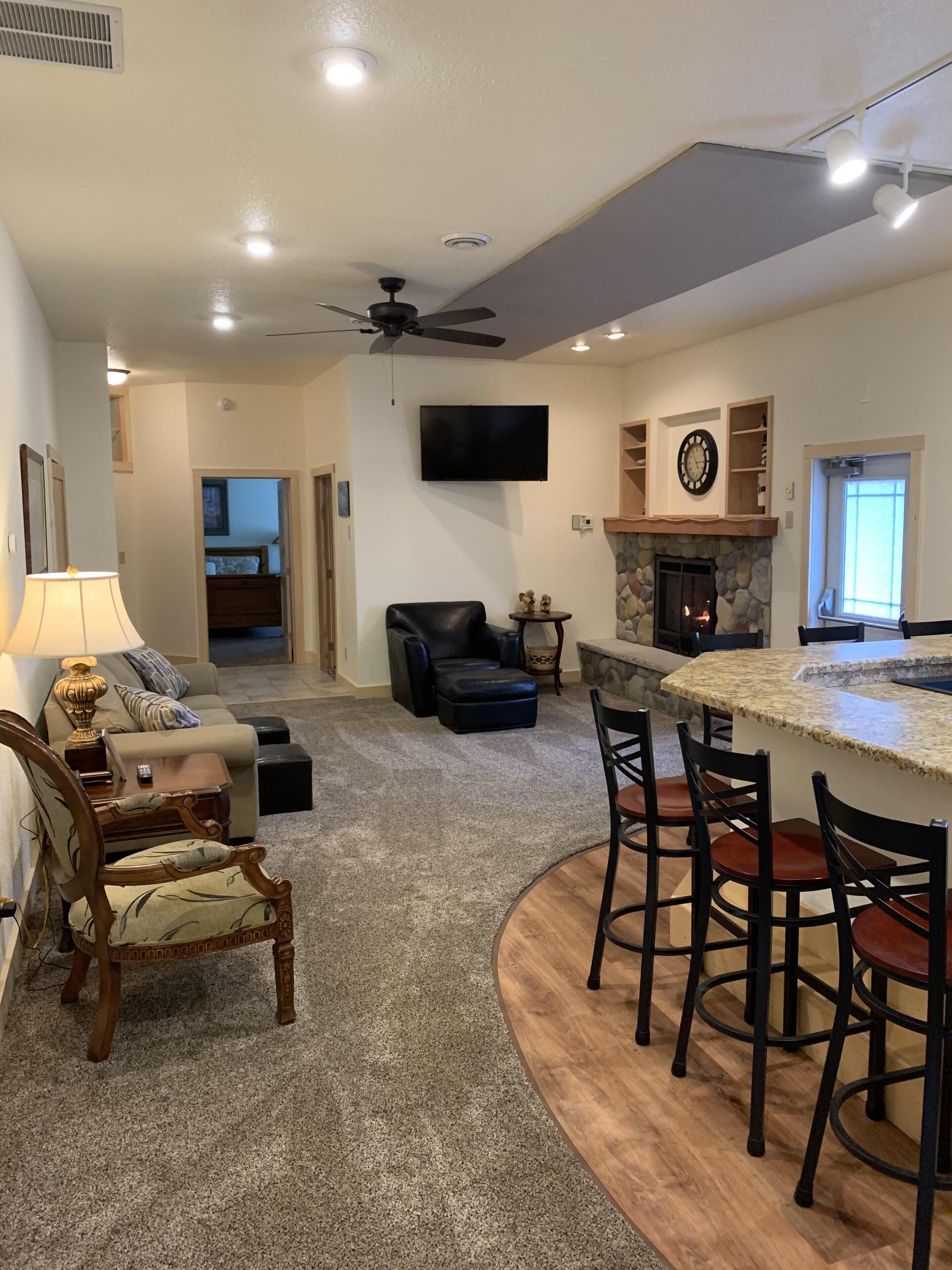 North Shore Lighthouse Suites ~ Anderson Suite~With Sauna and Outdoor Fire Pit