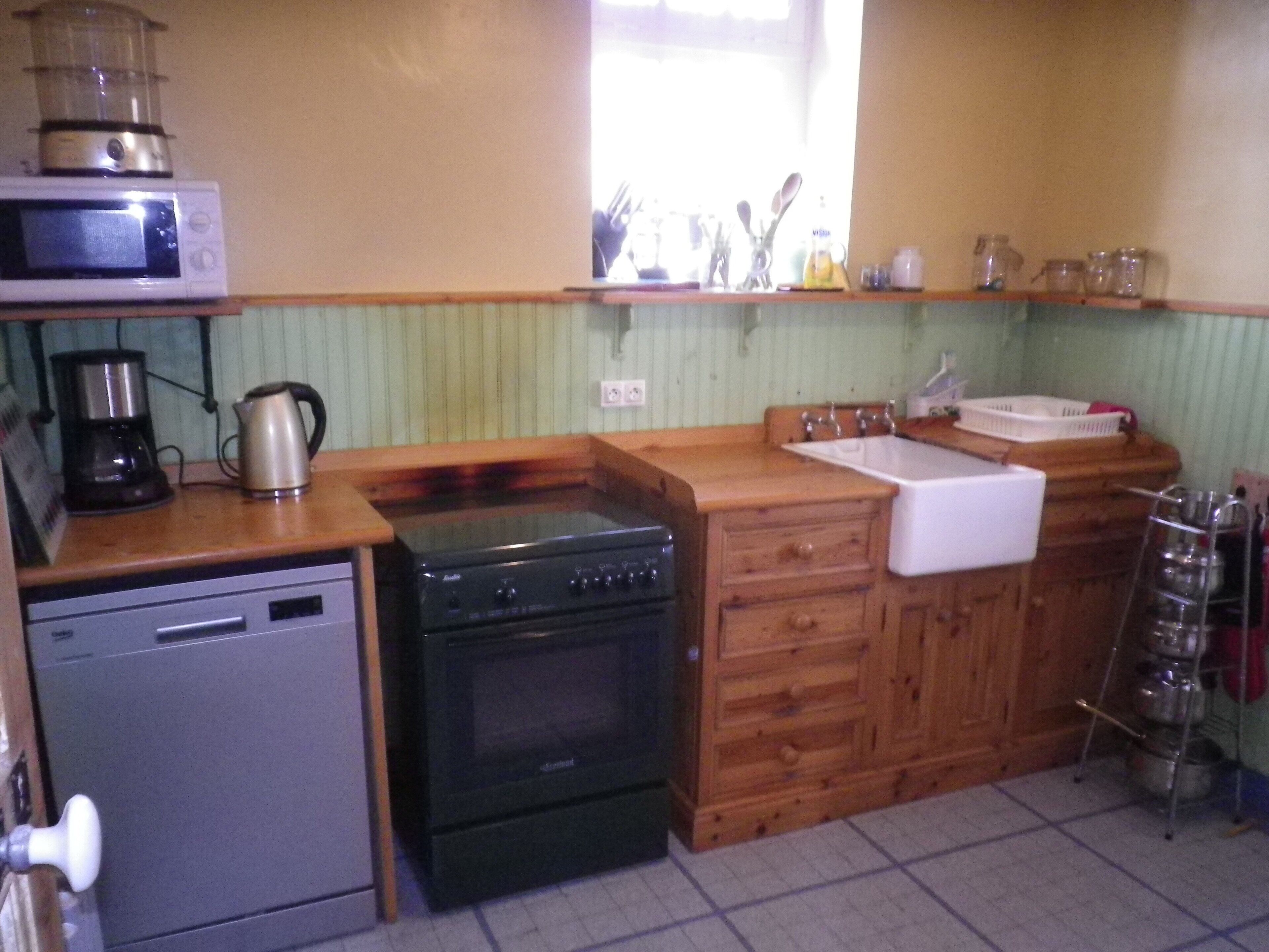 Lovely VILLA. WALK to Beach,restaurants,town,shops family friendly, WIFI, 12pers