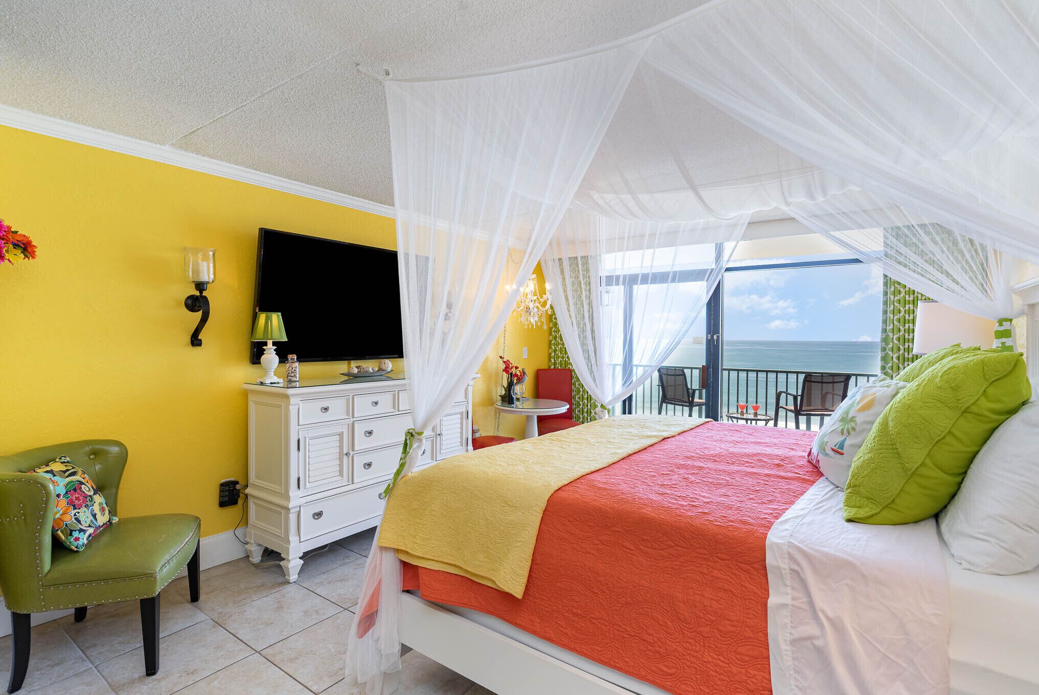 Romantic Oceanfront King Canopy Bed - New Walk-in Shower!  Caribbean Paradise!