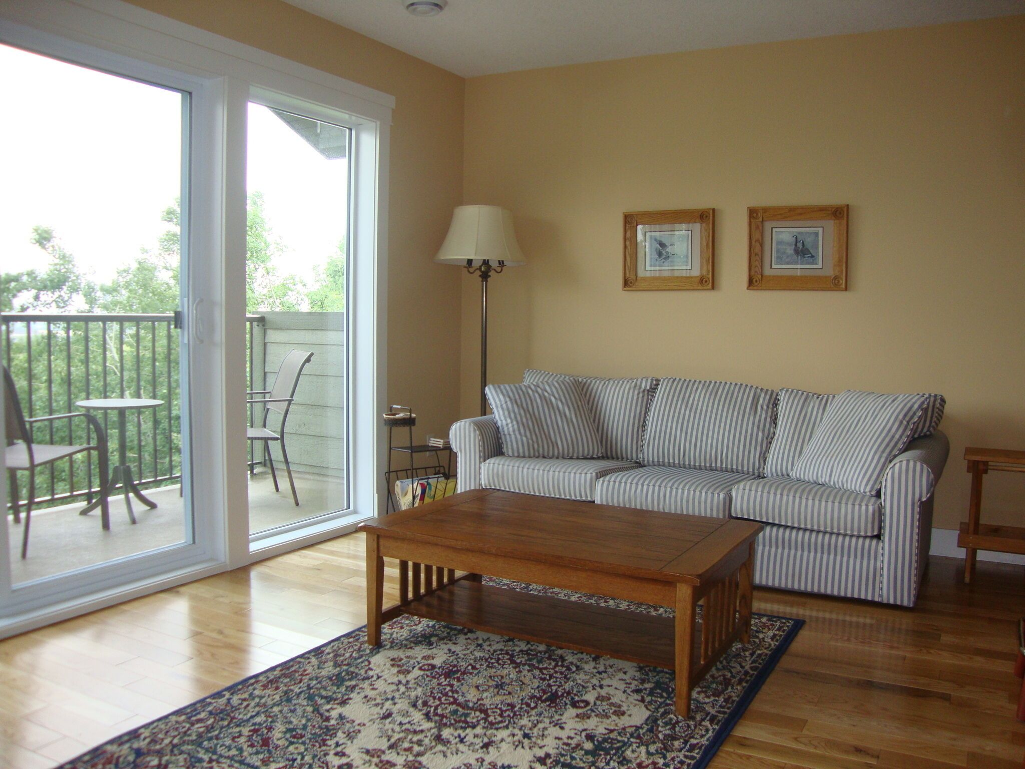 Close to Calgary and Spruce Meadows Esquestrian