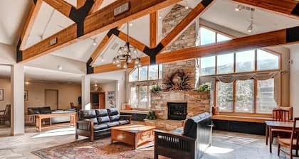 3 BR / 3 BA; Marchez jusqu'aux ascenseurs; Superbe vue sur les pistes depuis 2 balcons