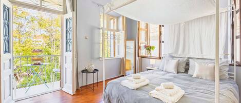 1 bedroom, in-room safe, iron/ironing board, free WiFi