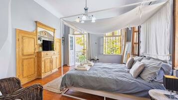 1 bedroom, desk, iron/ironing board, free WiFi