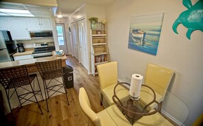Dining - A Short Walk to Beach with Free Beach Setup! (Destin)