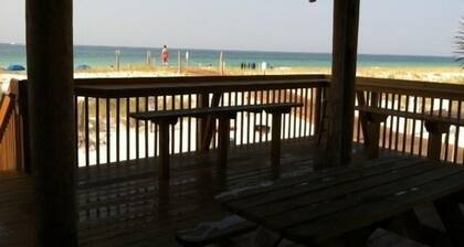 Lyhyt kävelymatka rannalle ja rantapaketti mukana!