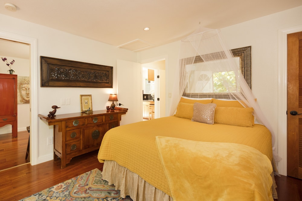 Summer Special, A/C, Adjacent to acres of State Oceanfront Land