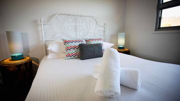 5 makuuhuonetta, silitysrauta/-lauta, internet, vuodevaatteet