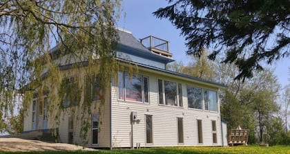 ¡Shamrock Beach Cottage de 8 habitaciones cerca de la costa oeste de arena de Ontario!