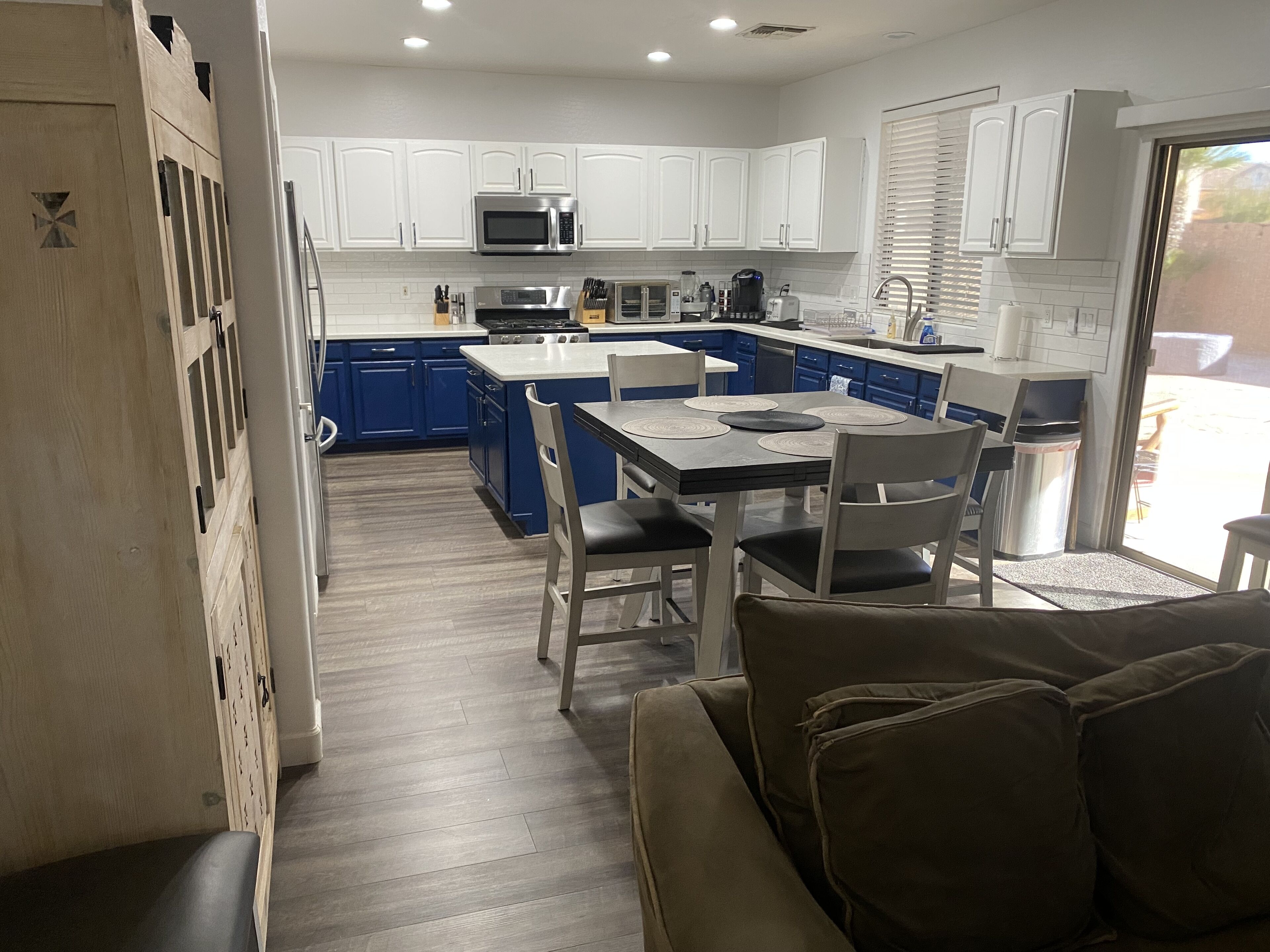 Super 5 Bedrm 3 Bath Home w/Pool/Spa Super Bowl ready home!