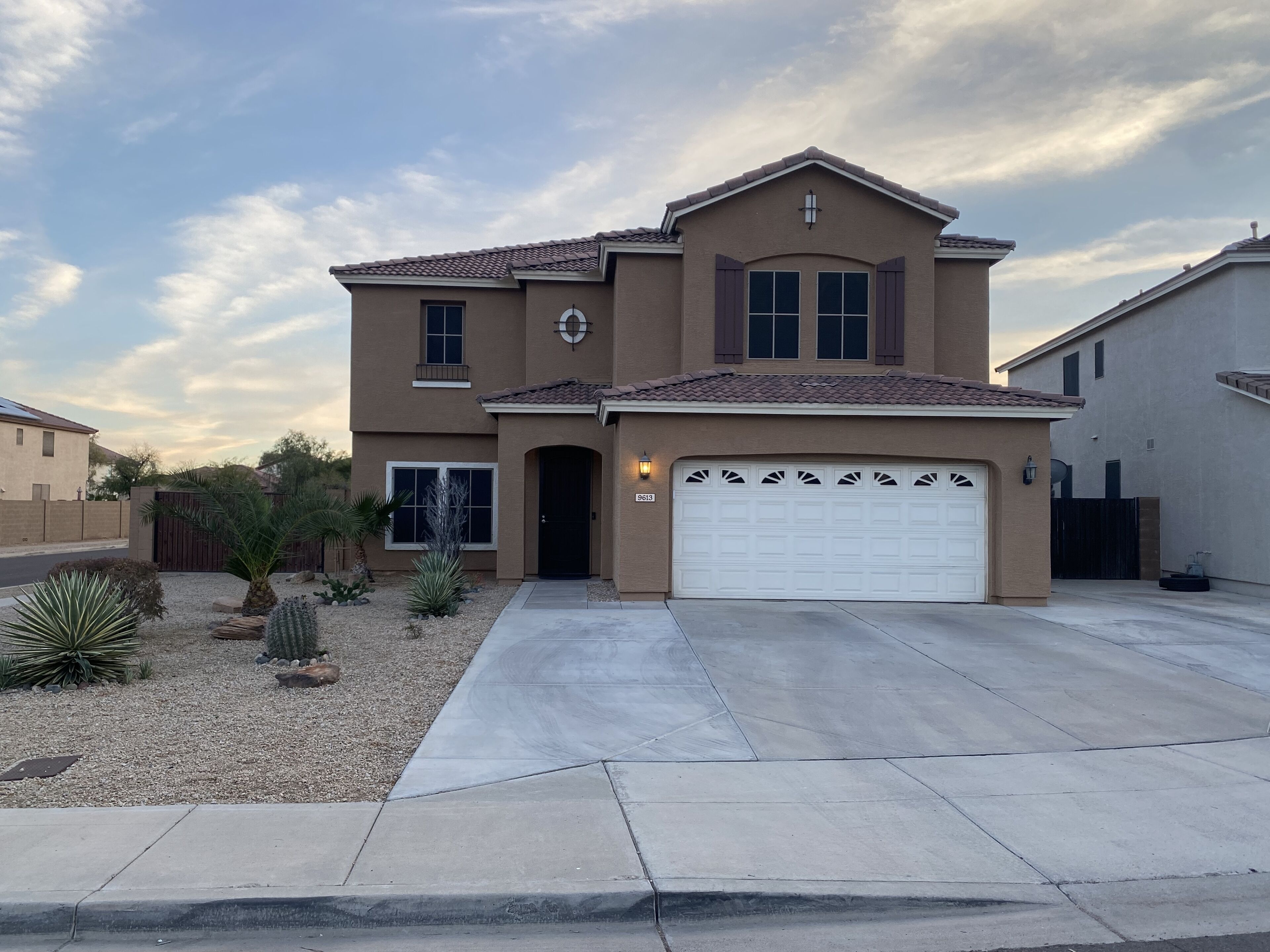 Super 5 Bedrm 3 Bath Home w/Pool/Spa Super Bowl ready home!