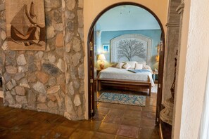4 bedrooms, free WiFi, bed sheets