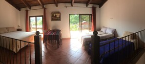 2 soverom, safe på rommet, skrivebord og strykejern/-brett