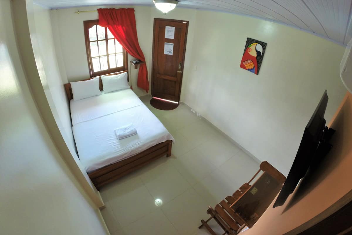 Habitación clásica, 1 cama doble, no fumadores | Camas supletorias, wifi gratis, ropa de cama