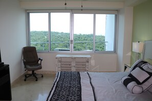 2 makuuhuonetta, silitysrauta/-lauta, Wi-Fi, vuodevaatteet