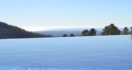 Fabulous Villa with Awesome Coastal Views, Infinity Pool, Luxuriously Appointed