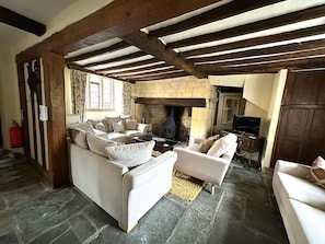 Télévision, cheminée