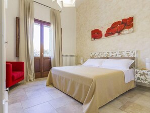 3 chambres, fer et planche à repasser, accès au Wi-Fi (inclus)