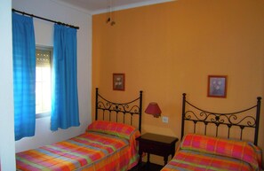 2 bedrooms, iron/ironing board, Internet, bed sheets - VILLA WITH POOL SEASIDE (NERJA)