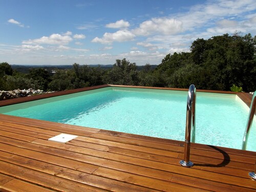 Family-friendly Cottage With Pool In Stunning Location