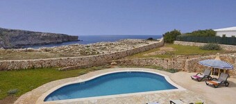 VILLA LIRA
