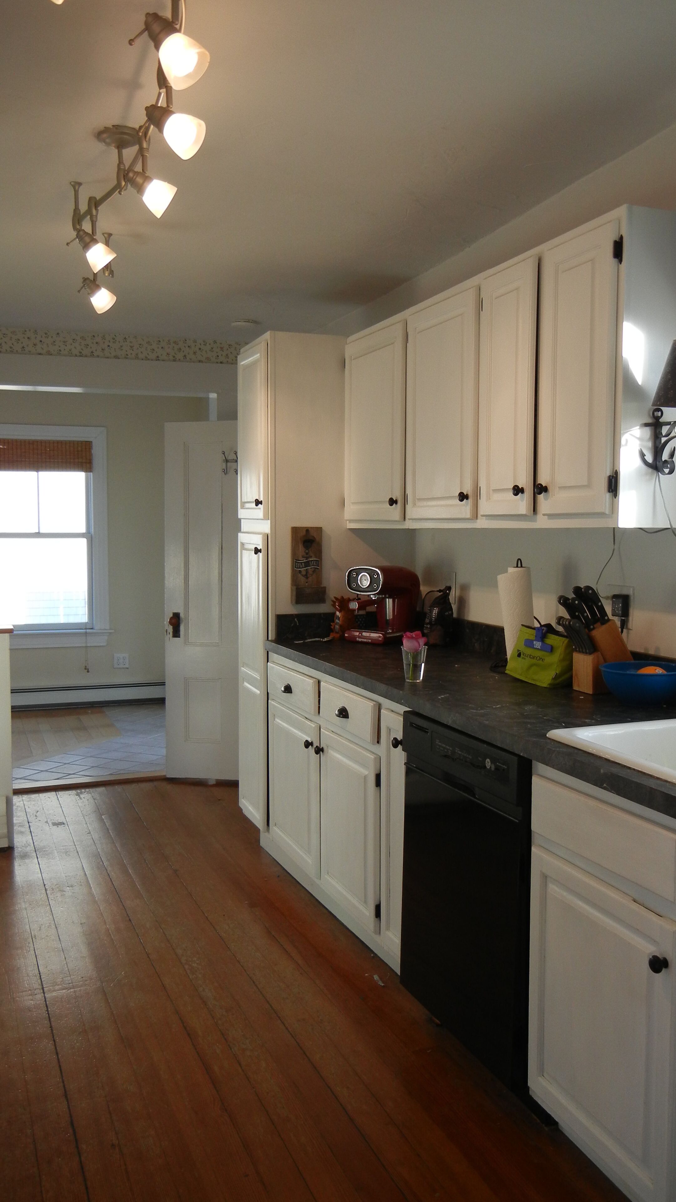 Restored 1910 Victorian Beach House. Brilliant 180 degree ocean view.