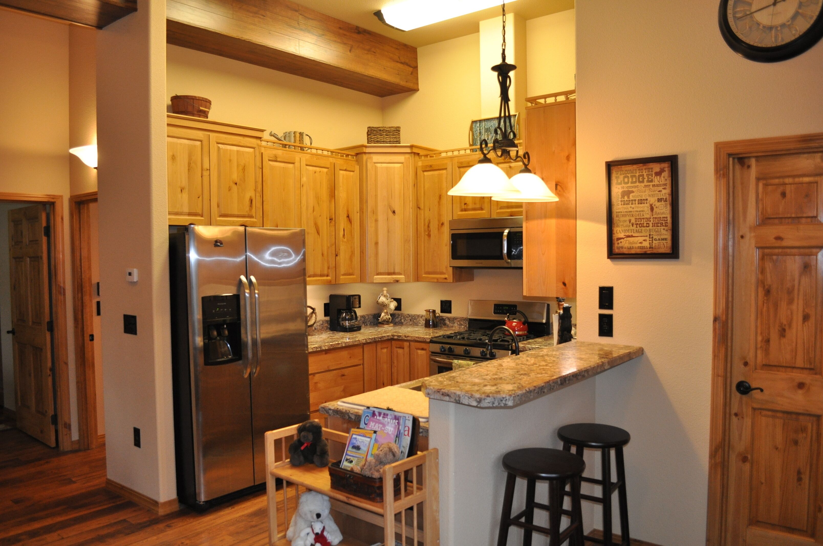 3 Rustic Elegant Suites (sleep 12+) - Fish, hike, site-see from your doorstep