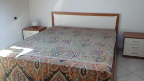 2 bedrooms, iron/ironing board, WiFi, bed sheets - PENTHOUSE OVERLOOKING THE SEA (Silvi)