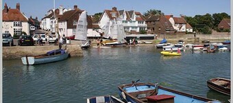 Waterside Cottage In Emsworth, Hampshire