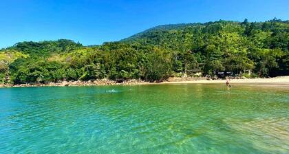 Excellente Cond. Fermé - Ordonnance sur 4 DORM.- sécurité et 24 heures - AIR COND. -WIFI