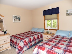 3 bedrooms, desk, iron/ironing board, free WiFi