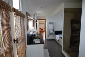 4 Schlafzimmer, Bügeleisen/Bügelbrett, kostenloses WLAN, Bettwäsche