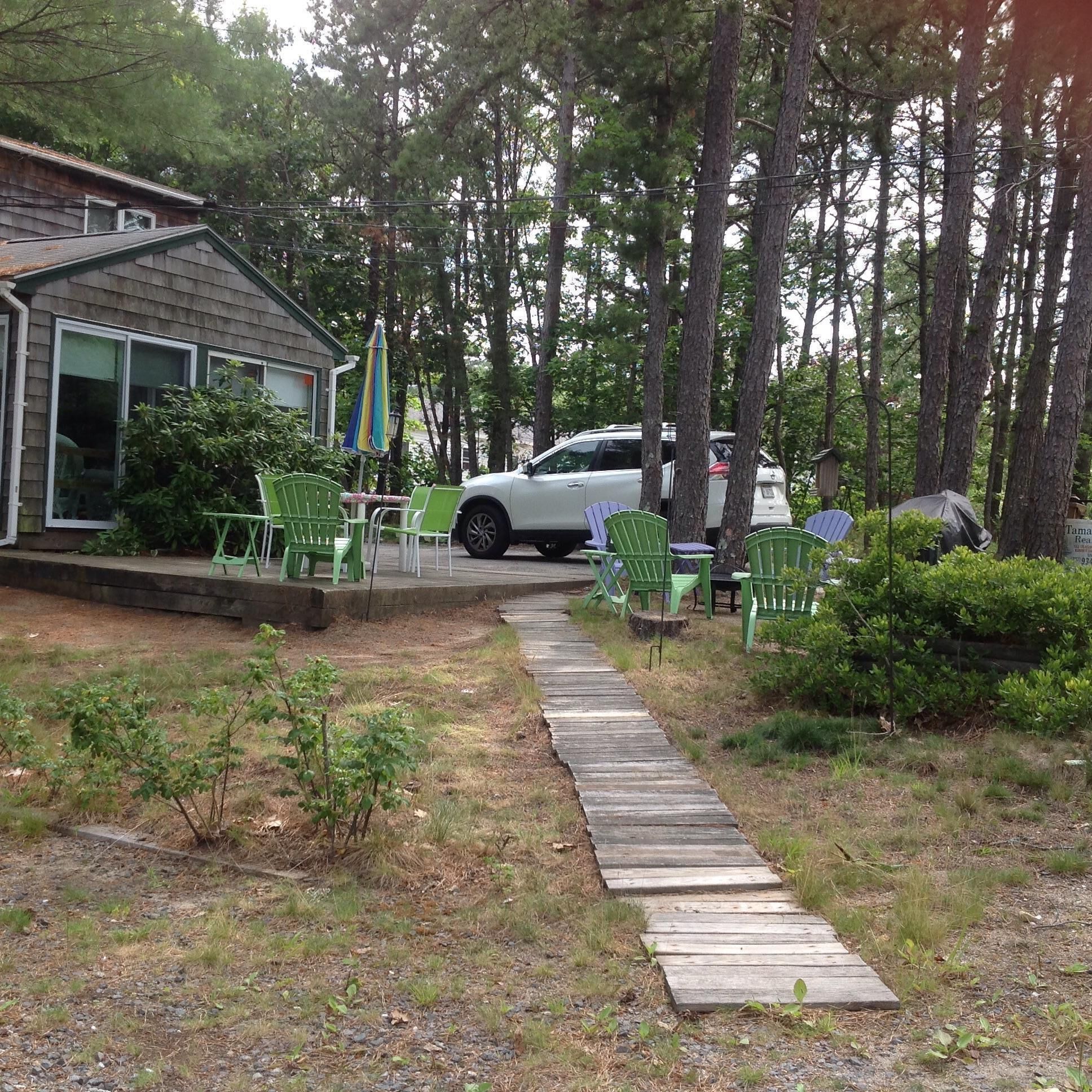 8 day 7 night Rental with short semi private walkway to beach