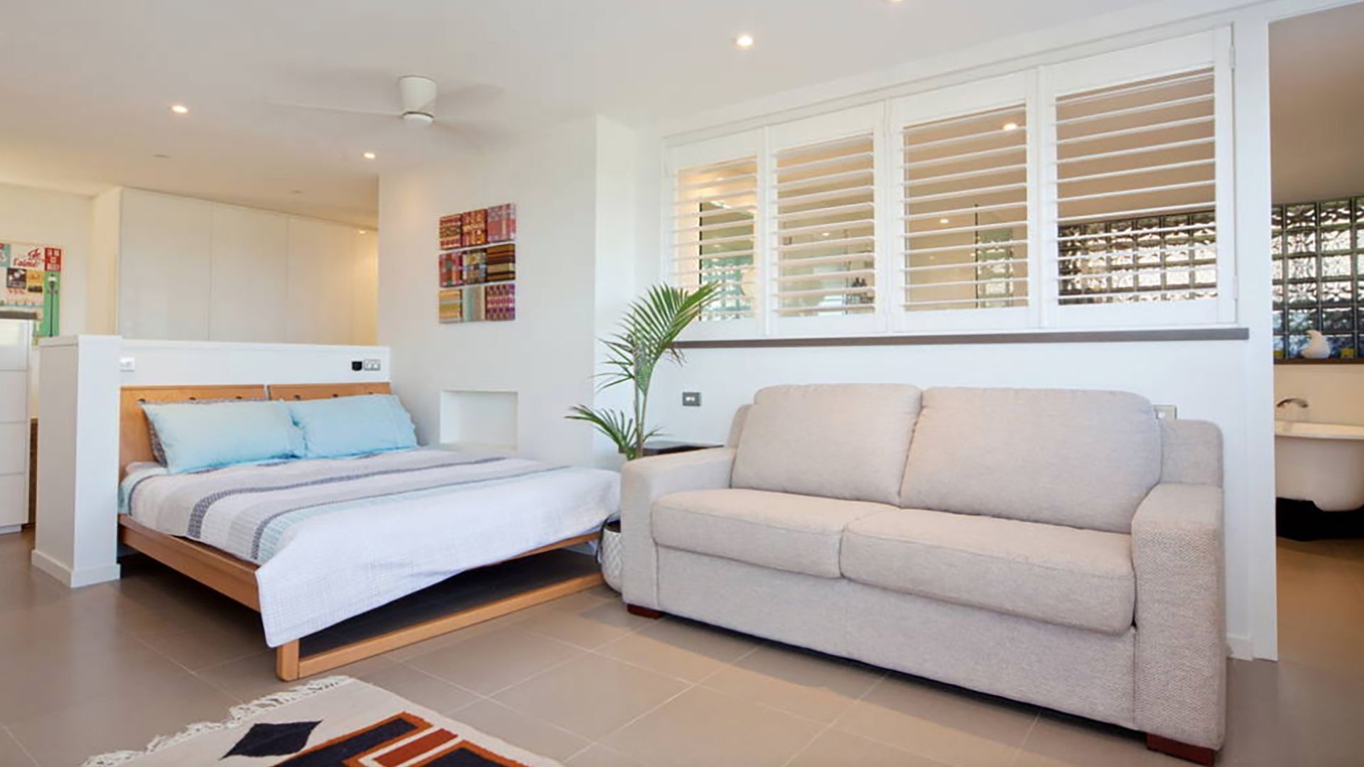  Beachfront with breathtaking views — image 8