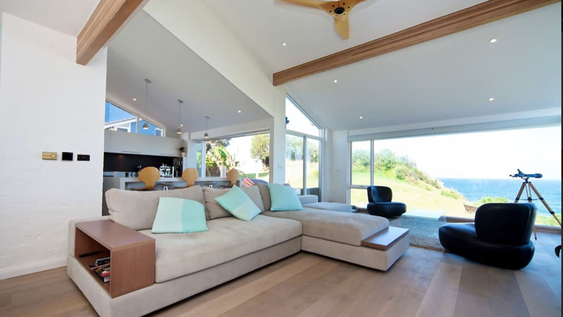  Beachfront with breathtaking views