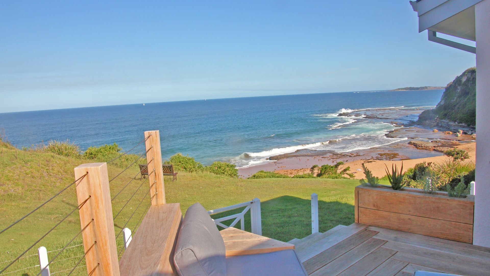  Beachfront with breathtaking views — image 5