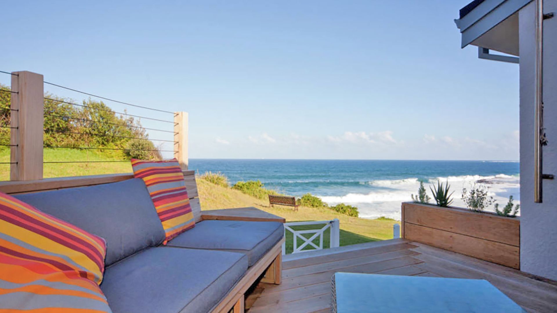  Beachfront with breathtaking views — image 4