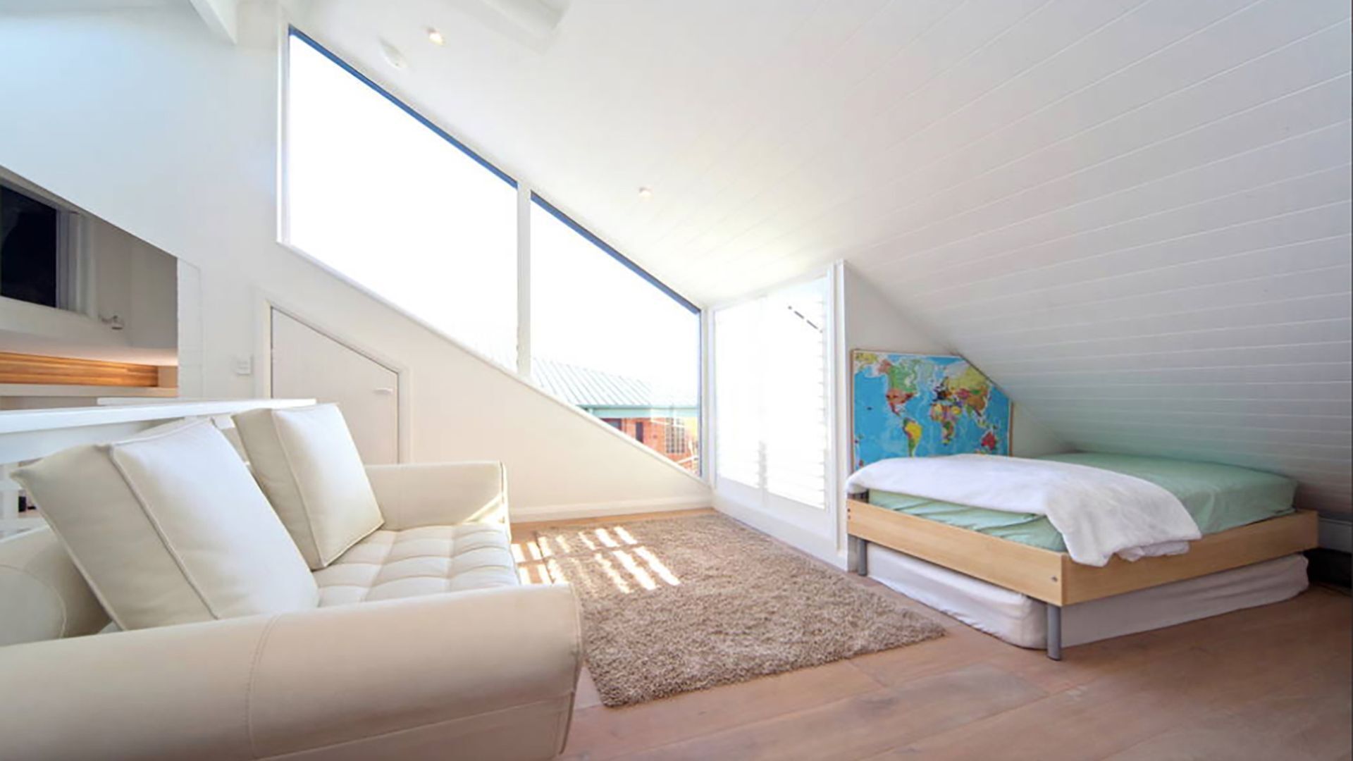  Beachfront with breathtaking views — image 14