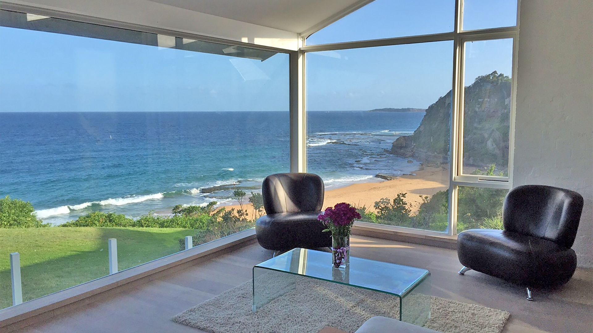  Beachfront with breathtaking views — image 3