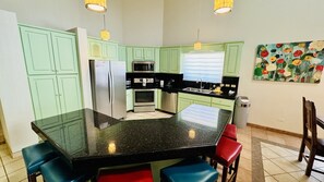 Fridge, stovetop, dishwasher, coffee/tea maker - Stunning 4 Bedroom Beach Villa on Sandy Beach at Las Palmas Beachfront Resort V9 (Puerto Peñasco)