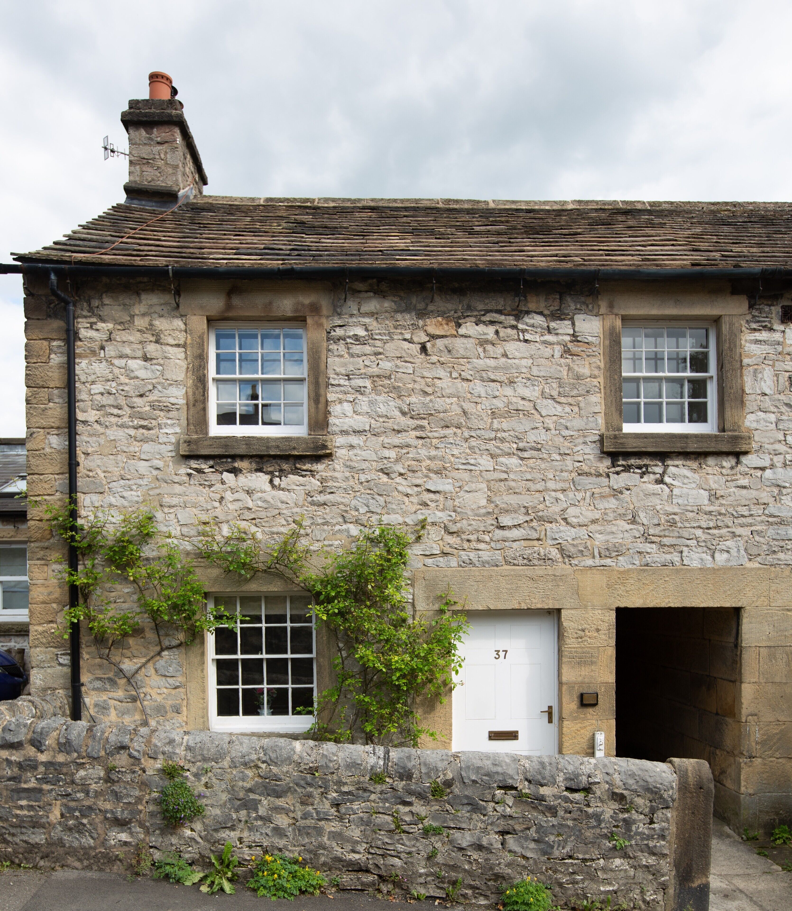 Comfortable Grade II Listed Cottage With Beautiful Views. 