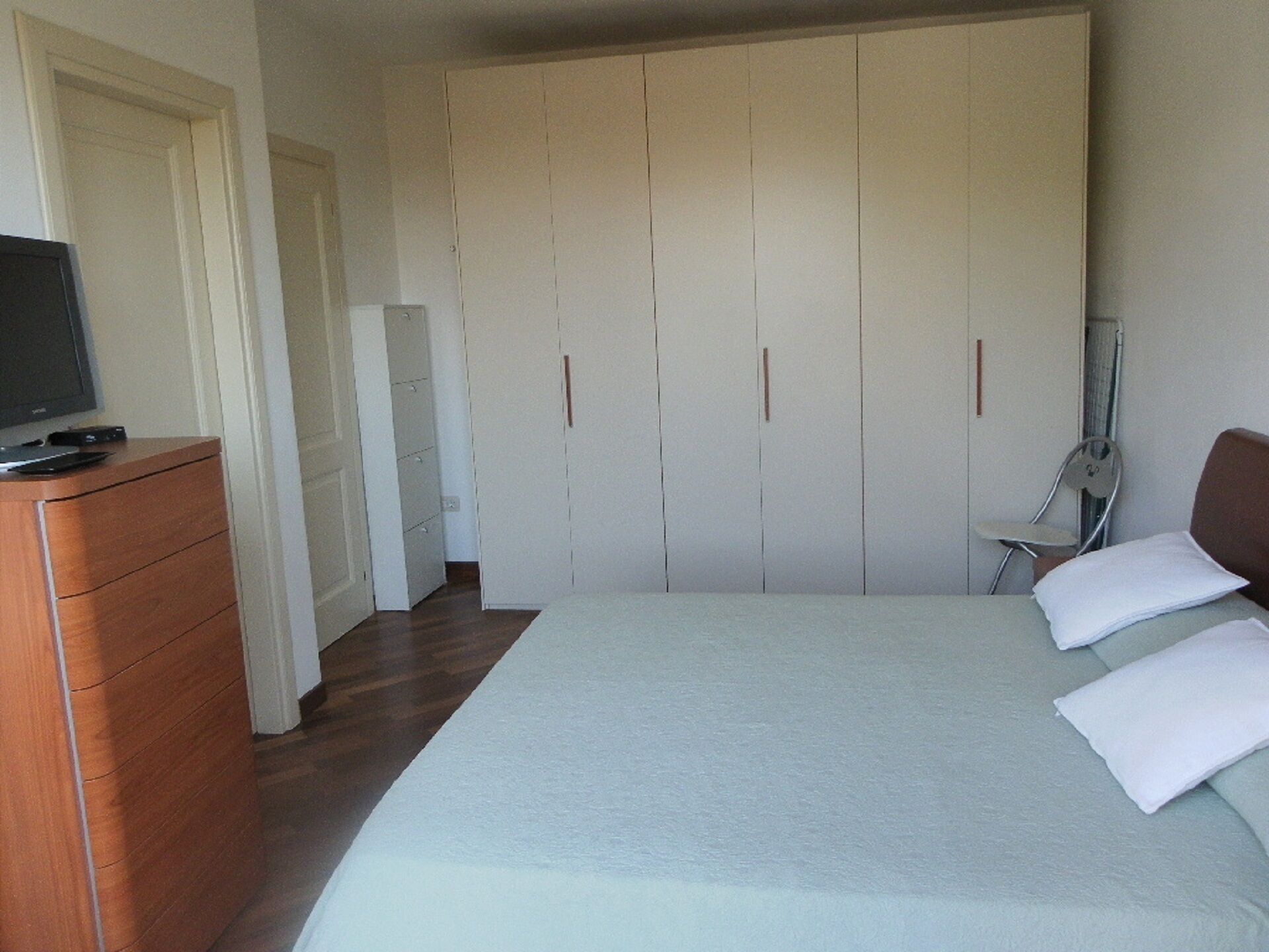 Villa Ewa, 1km from the sea, elegant, air conditioning, Jacuzzi, UNLIMITED INTERNET