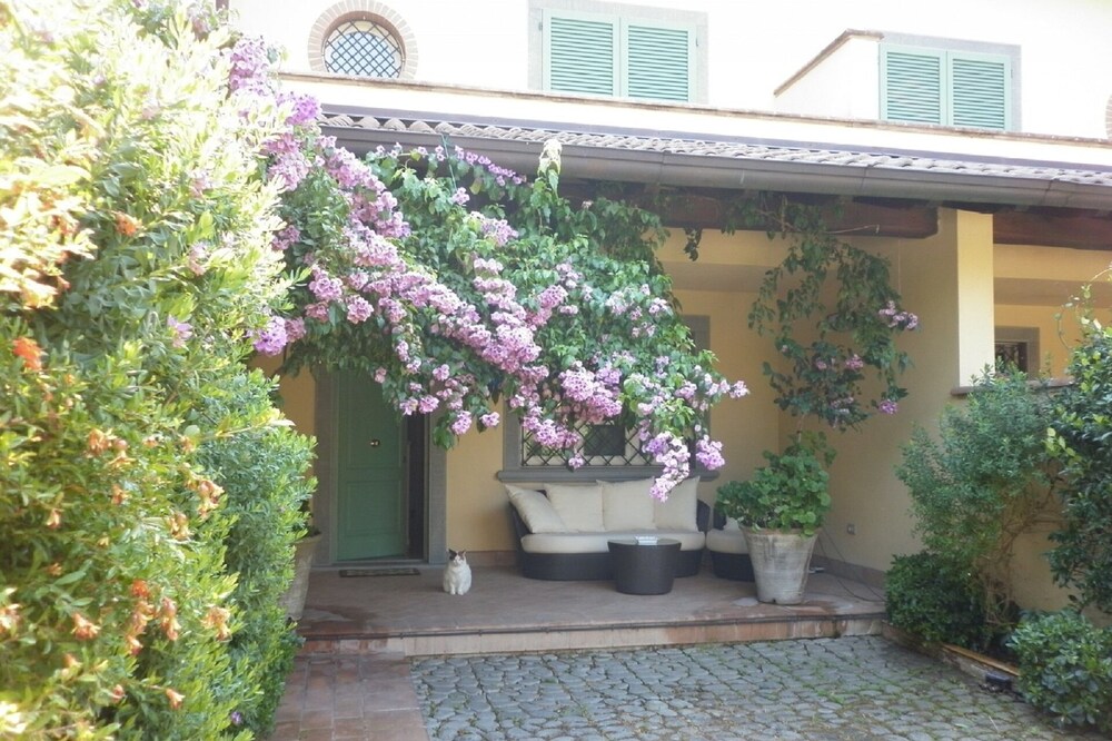Villa Ewa, 1km from the sea, elegant, air conditioning, Jacuzzi, UNLIMITED INTERNET