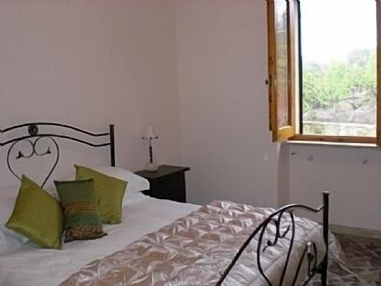 Spacious Villa, Private Pool, Quiet Village Location, 5 Mins Walk Restaurants  