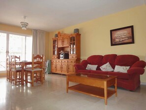 Living area - Casa Juana 5 Min Walk to Playa Bil Bil, next to Parque Paloma in Benalmadena (Benalmádena)