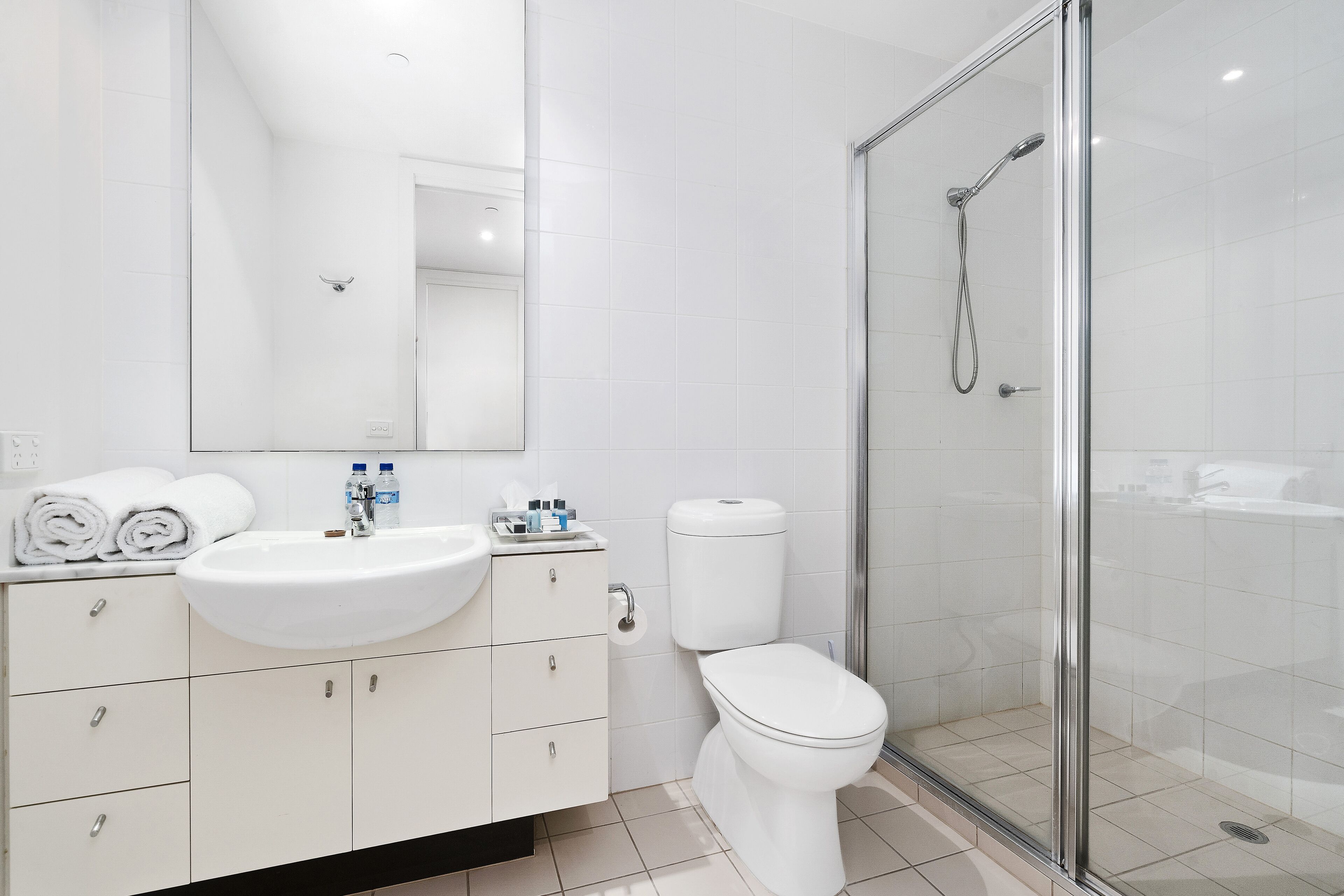 Brighton Bay Luxury Serviced Apartments — image 6