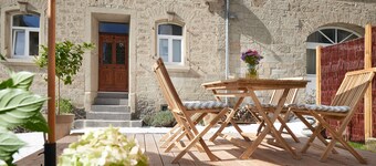 5-stjerners atmosfære for å trives med badstue, vedovn og vakker gårdsplass.