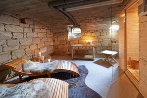 Sauna - 5 star ambience to feel good with sauna, woodburning stove and beautiful courtyard. (Rieden)