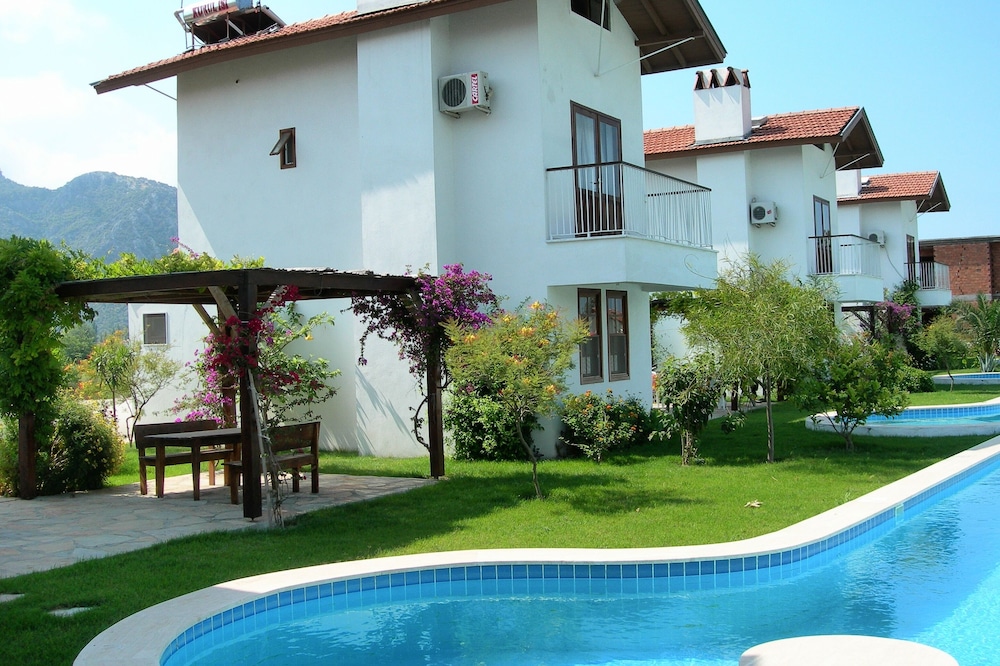 Villa with 50 m Pool